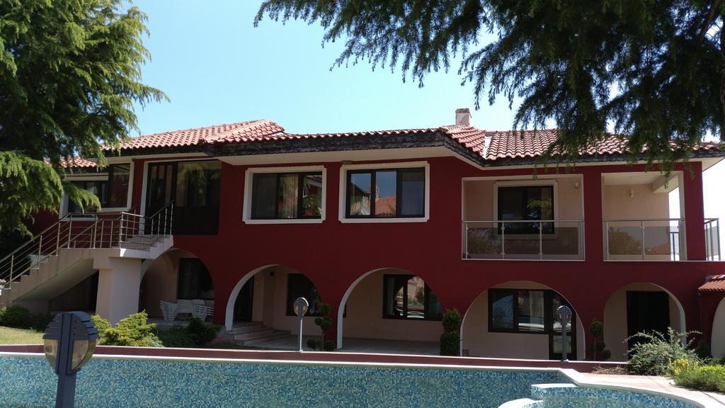 The Red House Otel Kosharitsa Dış mekan fotoğraf