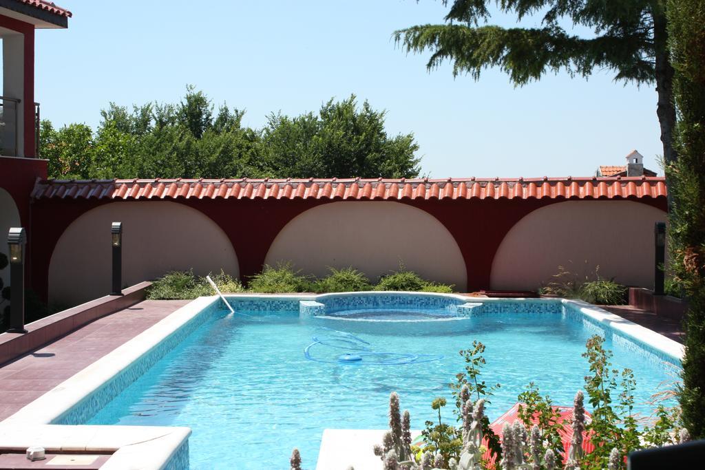 The Red House Otel Kosharitsa Dış mekan fotoğraf